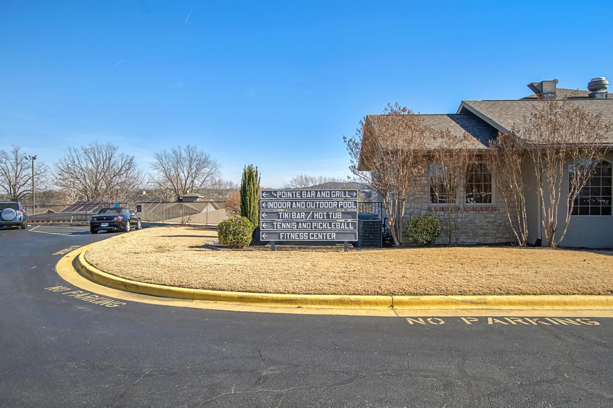 Lofty Retreat & Paradise Pointe Branson Room photo