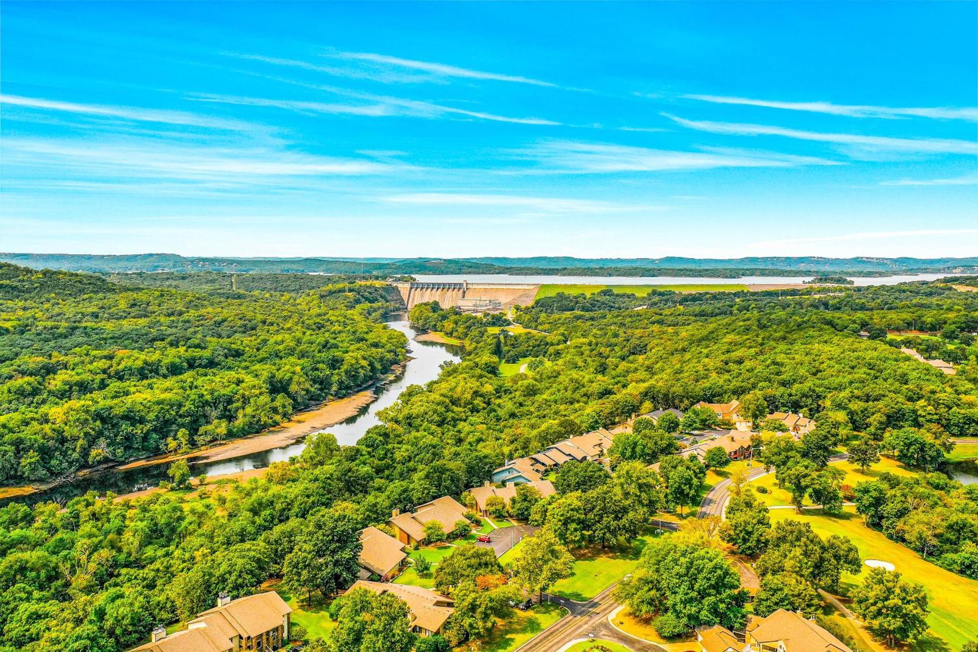 Lofty Retreat & Paradise Pointe Branson Room photo