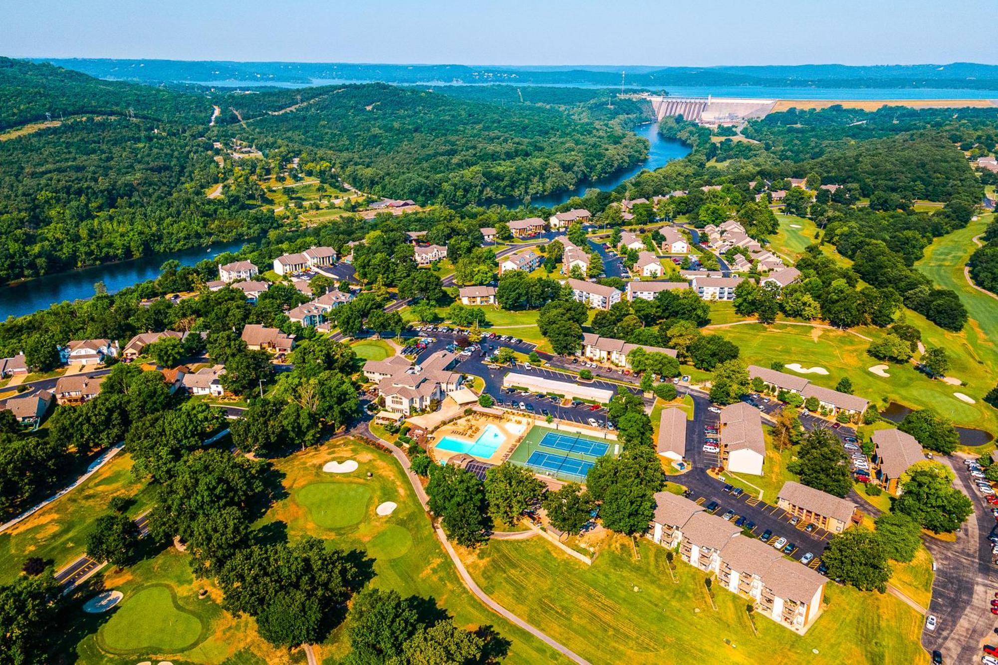 Lofty Retreat & Paradise Pointe Branson Room photo